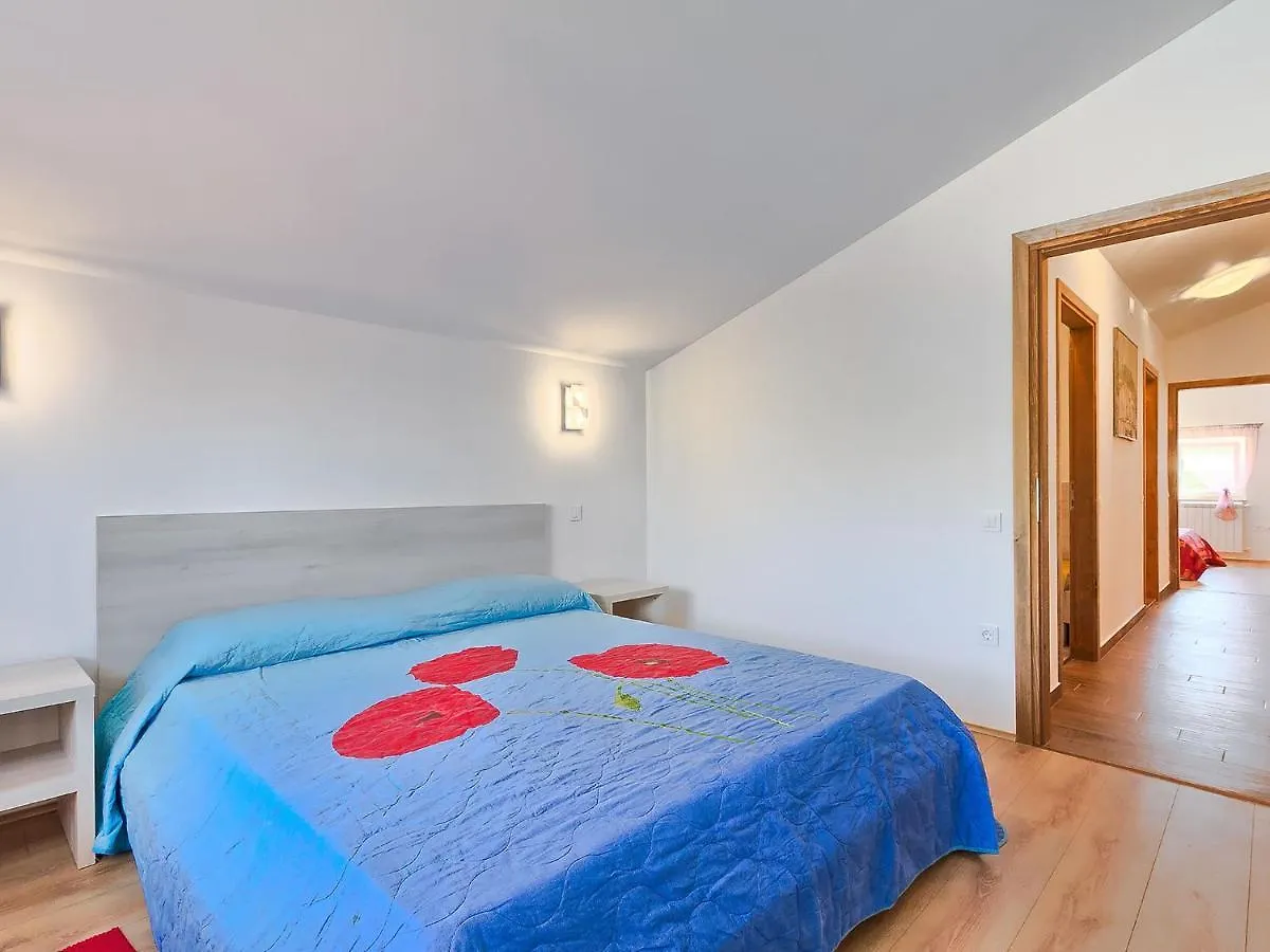 Apartment Majda By Interhome Kmeti